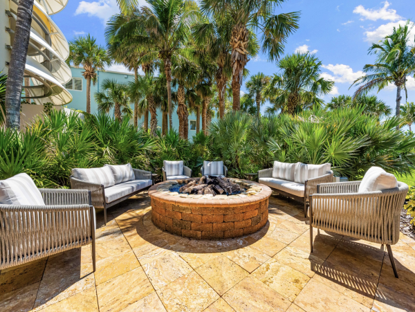 Siesta Key luxury  On Beach Walk to Restaurants & Shopping